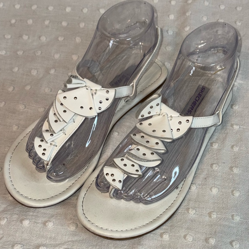 Skechers White Studded T-Strap Toe-Loop Sandals Y2K 90’s Ruffle 7